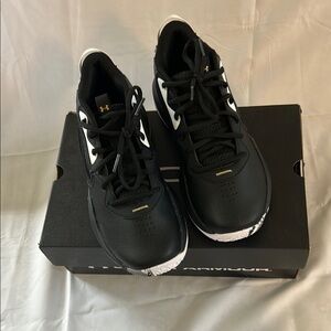 Girls Under Armour basketball shoes